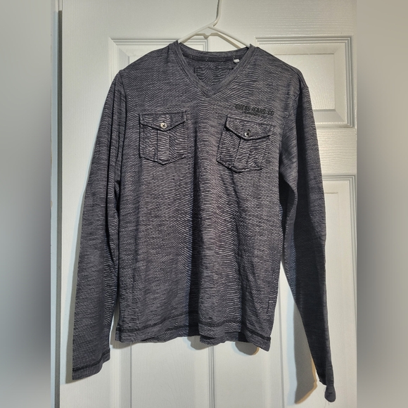 Other - Guess Jeans Co. Gray V-Neck Long Sleeve Shirt